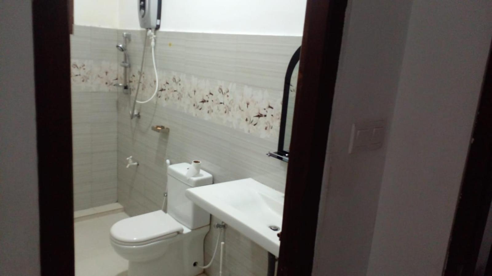 Bosadi Homestay Katunayaka Kültér fotó